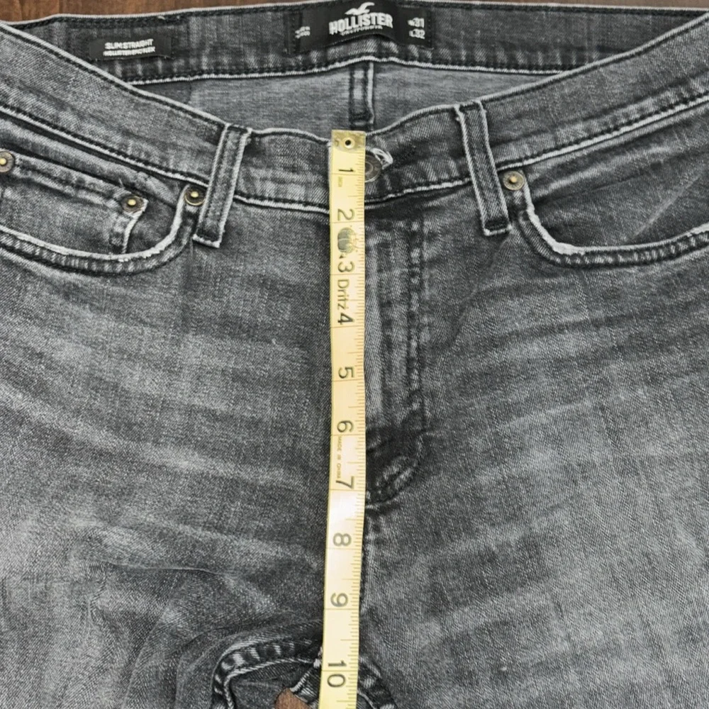 Hollister 31 32
